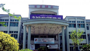 হামের রোগীদের ওষুধ নিয়ে ভোগান্তি