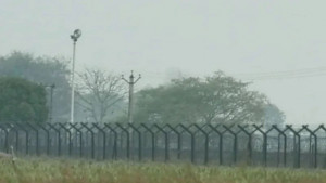 বাংলাদেশিকে ধরে নিয়ে যাওয়ায় দুই ভারতীয়কে আটক করল গ্রামবাসী