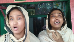 ২ সন্তানকে হারিয়ে বাকরুদ্ধ বৃদ্ধ বাবা, নাতনিদের ভবিষ্যৎ নিয়ে অনিশ্চায়তা