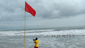 কক্সবাজারে ট্রলারডুবি, নিউজিল্যান্ডের ৩ পর্যটক জীবিত উদ্ধার-নিখোঁজ ১