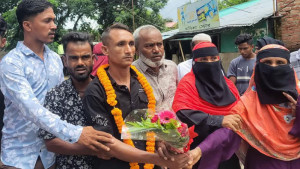 মুক্তি পেলেন ‘ভুল পরিচয়ে’ মৃত্যুদণ্ডপ্রাপ্ত আসামি হিসেবে কারাভোগ করা সোনা মিয়া