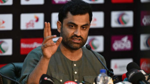 যে কারণে দল নির্বাচন থেকে নিজেকে দূরে রাখেন তামিম
