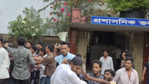 কুমিল্লা ভিক্টোরিয়া কলেজ ছাত্রদলের কমিটি নিয়ে দুই গ্রুপের সংঘর্ষে আহত ৫