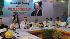 বিভিন্ন সম্প্রদায়ের মানুষের মধ্যে পারস্পরিক বোঝাপড়া আরও সুদৃঢ় করতে হবে: মার্কিন রাষ্ট্রদূত 