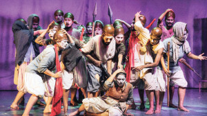 সমাজ সংকটের রাজসিক পরিবেশনা