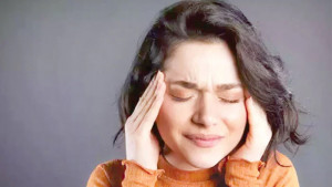 ভুলভাবে চুল বাঁধলেও হতে পারে মাথাব্যথা