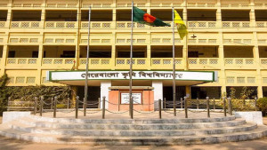 বাসা বরাদ্দে অনিয়ম ও স্বজনপ্রীতির অভিযোগ