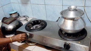 গ্যাসের চাপ শূন্যের কোঠায়, স্থবির স্বাভাবিক জনজীবন