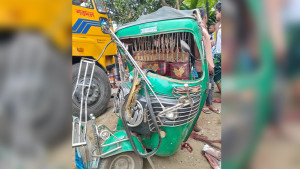 ত্রিশালে ট্রাক-অটোরিকশা সংঘর্ষে নিহত ২, আহত ৪