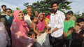 অভাবে চুল বিক্রি করা সেই রেহানার পাশে প্রশাসন