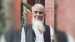 শিক্ষকের দু্ই পায়ের রগ কাটল প্রতিপক্ষ
