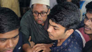 কুবিতে হল দখল করতে গিয়ে নিজ কর্মীদের রক্তাক্ত করলেন ছাত্রদল নেতা