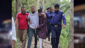 প্যারোলে মুক্তি পেয়ে বাবার জানাজায় ছাত্রলীগ নেতা