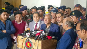 ভারতীয় সীমান্তে প্রচুর বিজিবি মোতায়েন, প্রয়োজনে সেনাবাহিনী পাঠাব: স্বরাষ্ট্র উপদেষ্টা