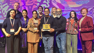 রটারড্যাম উৎসবে বিগ স্ক্রিন অ্যাওয়ার্ড জিতল বাংলাদেশের ‘মাস্টার’