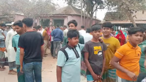 স্কুলে যাওয়ার পথে ট্রাকচাপায় প্রাণ গেল সপ্তম শ্রেণির মাহিমের