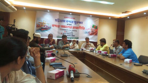 চট্টগ্রাম বন্দরের বিষয়ে সব সিদ্ধান্ত জনগণকে জানিয়ে নিতে হবে: ফরহাদ মজহার