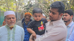 শপথ নিয়েই দেবিদ্বারে জুলাই বিপ্লবের শহীদ পরিবার ও আহত‌দের পাশে হাসনাত আব্দুল্লাহ