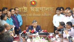 ৫ আগস্টের পরের মামলাগুলো যাচাই-বাছাই করা হবে: স্বরাষ্ট্রমন্ত্রী 