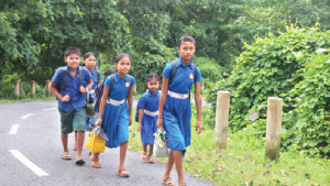 পাহাড়ে মাতৃভাষায় পাঠদানে সাফল্য নেই ৯ বছরেও