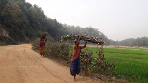 স্বর বদলে হারিয়ে যাচ্ছে আদিবাসীদের ভাষা