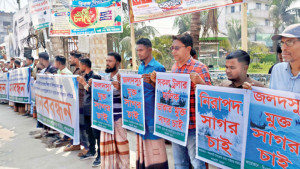 জলদস্যু নির্মূল না করলে সাগরে যাবে না ট্রলার