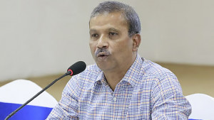 সিইসি এমপিদের, রাষ্ট্রপতি মন্ত্রিসভার সদস্যদের শপথ পড়াতে পারেন: আইন উপদেষ্টা