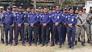 ভোটকেন্দ্রে বিশৃঙ্খলা করলে সর্বোচ্চ বল প্রয়োগের হুঁশিয়ারি