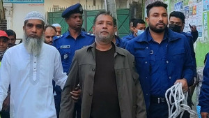 প্যারোলে মুক্তি পেয়ে মায়ের জানাজায় আ’লীগ কর্মী
