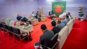 প্রচারণায় নারী কর্মীদেরকে হেনস্তার অভিযোগ