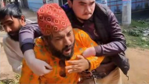 চবিতে শিক্ষককে হেনস্তার ঘটনায় নিন্দা ও প্রতিবাদ
