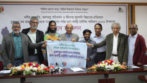 নদী তীর ধরে হেঁটে ৬০০ কিলোমিটার পথ পাড়ি দেবেন টনি