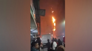 কঠোর নিষেধাজ্ঞা সত্ত্বেও ঢাকায় আতশবাজি, ফানুস থেকে অগ্নিকাণ্ড