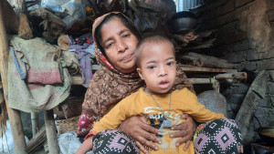 দুই লাখ টাকা পেলে বাঁচতে পারে ছোট্ট তিথী