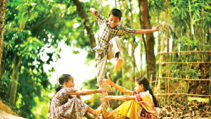 পিছনে ফেলে আসি 