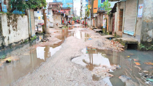 উন্নয়ন কাগজে, বাস্তবে স্থবিরতা