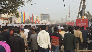 ছুুটির দিনে বাণিজ্য মেলায় উপচে পড়া ভিড়