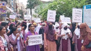বিতর্ক না মিটতেই কুমিল্লা সরকারি মহিলা কলেজে ৬ শিক্ষকের নতুন পদায়ন