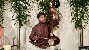 যন্ত্রের তারে বাংলা গানের ঝংকার