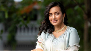 ভুল করছি আবার সেই ভুল থেকেই নিজেকে গড়ছি: আইশা খান