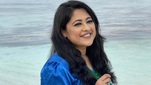 সবার প্রশ্ন অভিনয়ে নিয়মিত নই কেন: সুমাইয়া শিমু