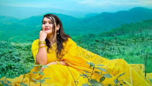 ‘ভাবনার মিছিল’ প্রকাশ করলেন উর্মি খান