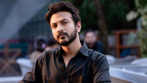 শিরোনামের আড়ালে ভিন্ন এক ইয়াশ রোহান