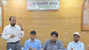 সুপ্রিমকোর্টে প্রবেশে বাধা, সাংবাদিকদের অবস্থান কর্মসূচি ১২ আগস্ট