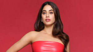 বোনের বিয়েতে প্রেমের গুঞ্জন জোরালো করে তুললেন জাহ্নবী