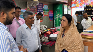 বিপিসি ক্যান্টিন পরিদর্শনে প্রতিমন্ত্রী আফরোজা খানম, সেবার মানে আপস নয়