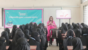 মাদ্রাসায় স্যানিটারি ন্যাপকিন ভেন্ডিং মেশিন স্থাপন করছে ফ্রেশ অনন্যা