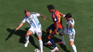 শিরোপা লড়াইয়ে প্রথমার্ধ গোল শূন্য সমতা
