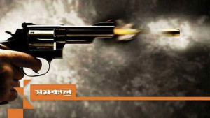 সাতকানিয়ায় আ.লীগ সমর্থককে গুলি