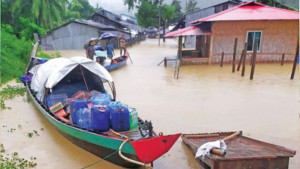 চট্টগ্রাম-কক্সবাজারে বন্যার অবনতি, রান্নায় সংকট